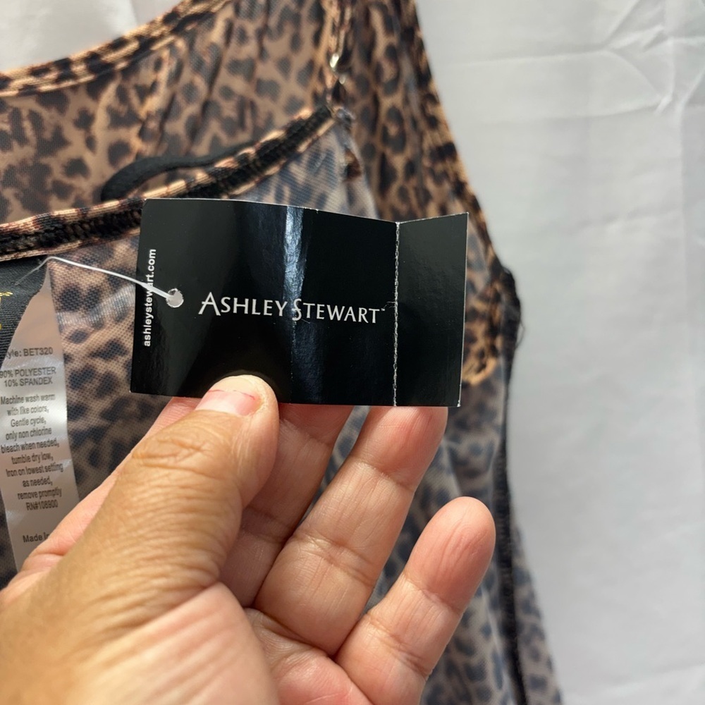 Ashley By 26 International Animal Print Chemise - Picture 10 of 11